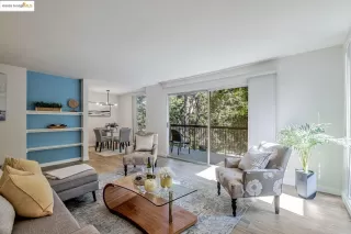 Browse active condo listings in OAK TOPS