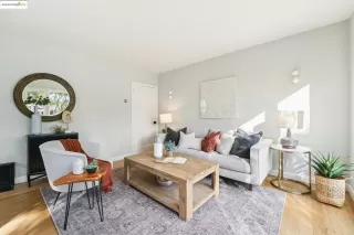 Photo #5: 41117572 Listing