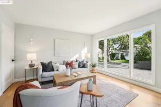 Photo #6: 41117572 Listing