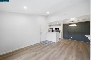 Photo #6: 41117598 Listing