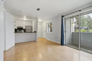 Photo #6: 41117609 Listing