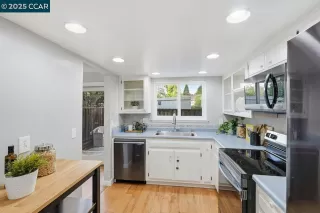 Photo #6: 41117611 Listing