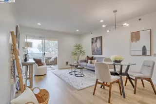 Browse active condo listings in MONTIERA