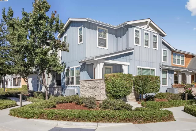 MLS: 41117873 Condo For Sale