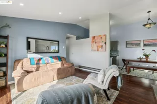 Photo #5: 41117937 Listing 