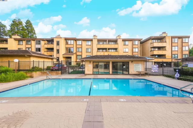 MLS: 41118033 Condo For Sale