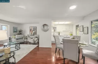 Photo #4: 41118233 Listing 