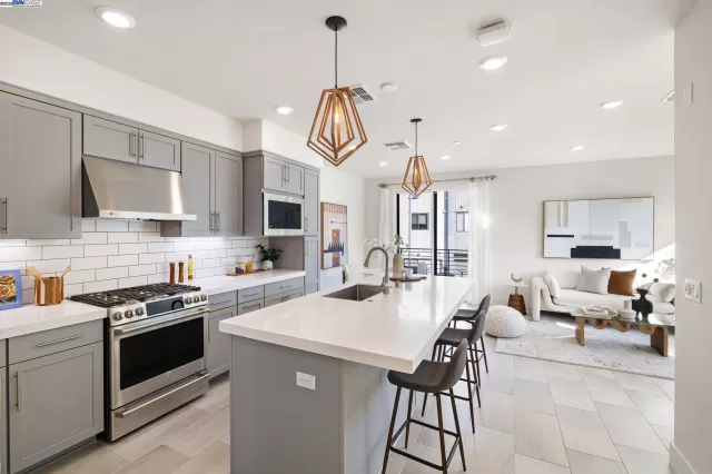 MLS: 41118245 Condo For Sale