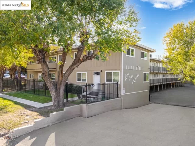 MLS: 41118257 Condo For Sale