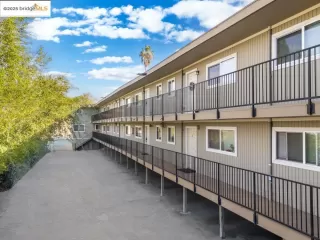 Photo #4: 41118257 Listing