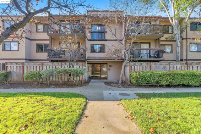 MLS: 41118262 Condo For Sale