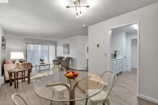 Photo #5: 41118262 Listing 