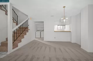 Photo #4: 41118365 Listing