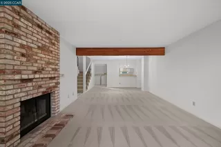 Photo #5: 41118365 Listing