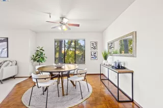 Photo #6: 41118366 Listing