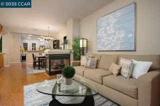 Photo #2: 41118380 Listing