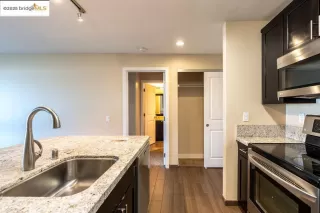 Photo #5: 41118431 Listing