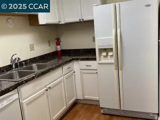 Photo #5: 41118460 Listing 