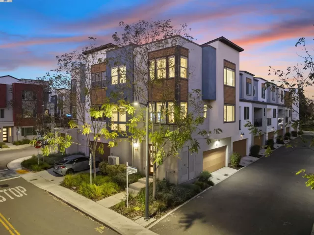 MLS: 41118561 Condo For Sale