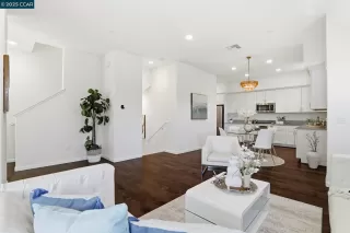 Photo #6: 41118563 Listing