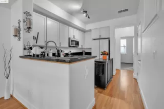 Photo #5: 41118626 Listing