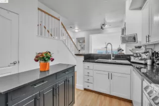 Photo #6: 41118626 Listing