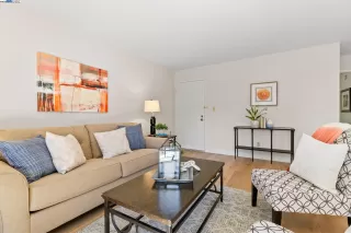 Photo #6: 41118650 Listing