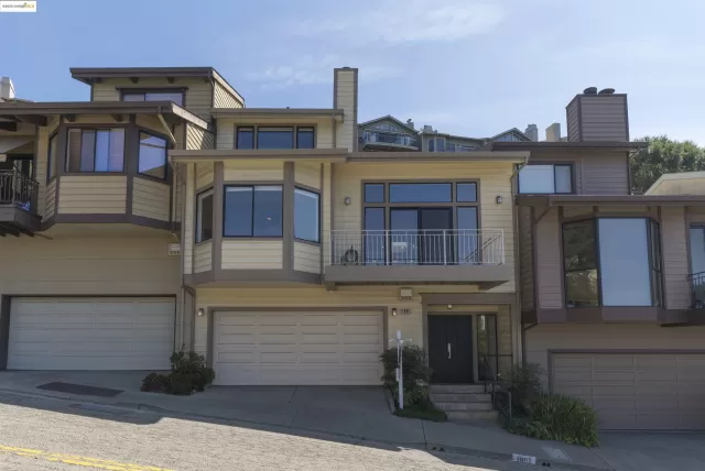 MLS: 41118667 Condo For Sale