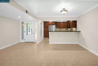 Photo #4: 41118681 Listing