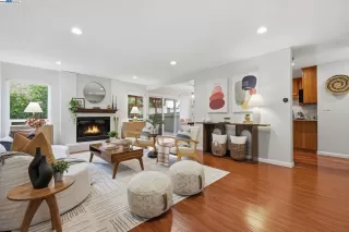 Photo #5: 41118693 Listing 