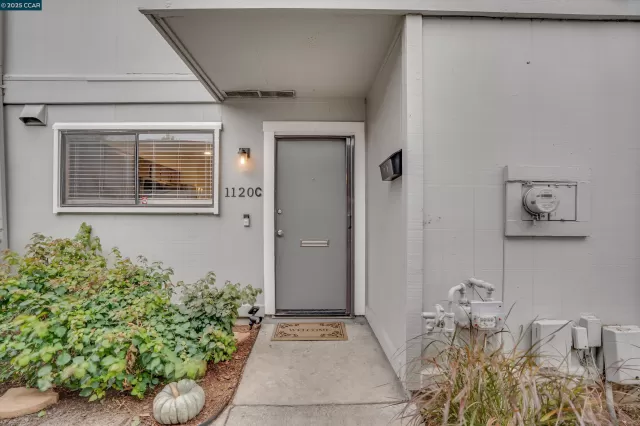 MLS: 41118704 Condo For Sale