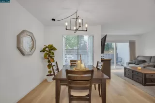 Photo #5: 41118704 Listing 