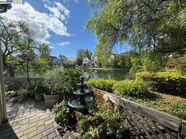 MLS: 41118722 Condo For Sale