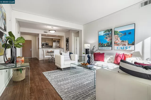 MLS: 41118847 Condo For Sale