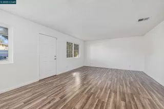 Photo #4: 41118857 Listing