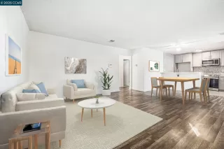 Photo #6: 41118857 Listing