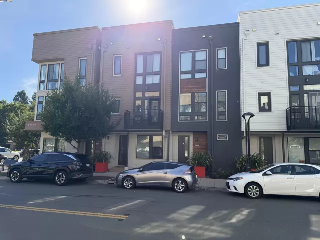 MLS: 41118861 Condo For Sale