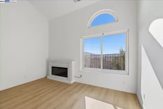 Photo #5: 41118866 Listing