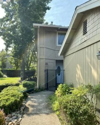 Photo #2: 41118869 Listing