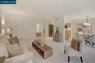 Photo #5: 41118917 Listing