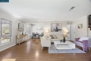 Photo #1: 41118930 Listing