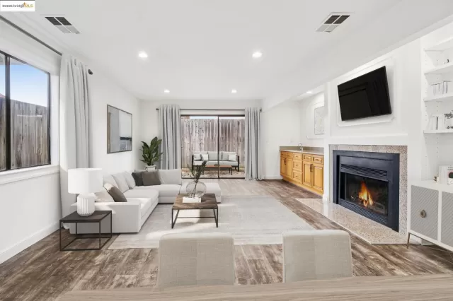 MLS: 41119028 Condo For Sale