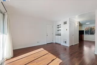 Photo #6: 41119039 Listing