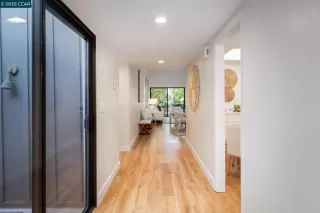 Photo #6: 41119041 Listing