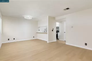 Photo #5: 41119046 Listing