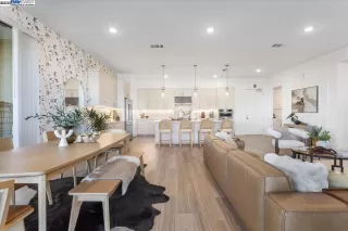 Photo #6: 41119066 Listing