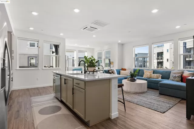 MLS: 41119080 Condo For Sale