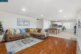 Photo #3: 41119098 Listing