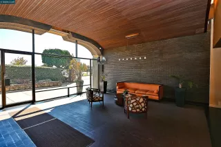 Photo #5: 41119157 Listing