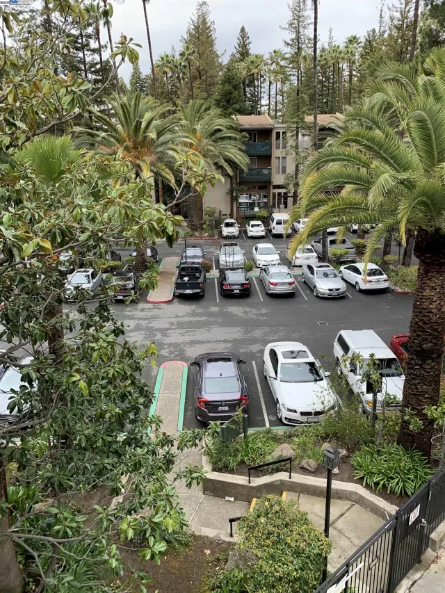 MLS: 41119236 Condo For Sale